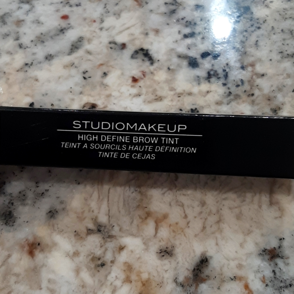 Studio Makeup High Define Brow Tint in Light